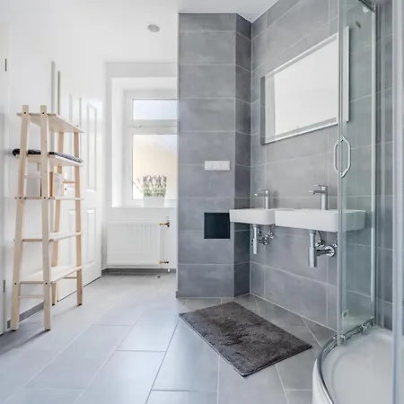 Apartament Xxl - Grosse Gruppen - 3-4 - Wifi - Naehe Leipzig *