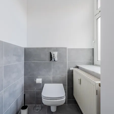 - Geraeumige Nahe Leipzig *